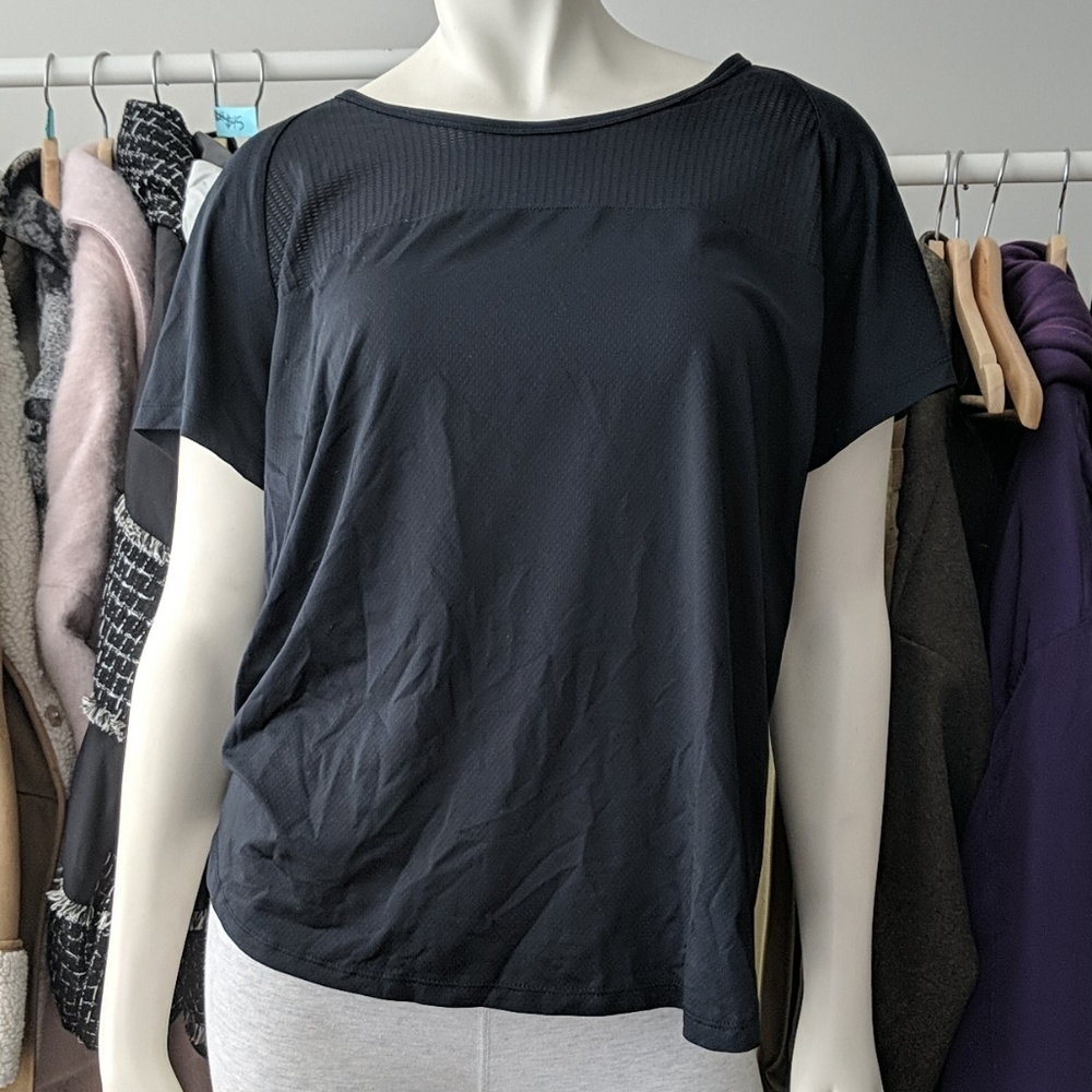 5/$45 Black Under Armour Running Workout Shirt